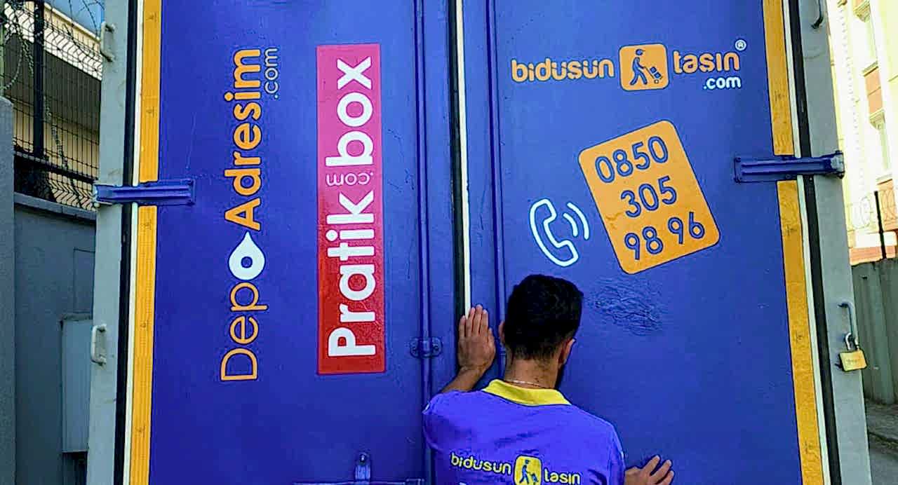 Askılı giyim taşıma firması. Uluslararası askılı tekstil ürün taşıma şirketi